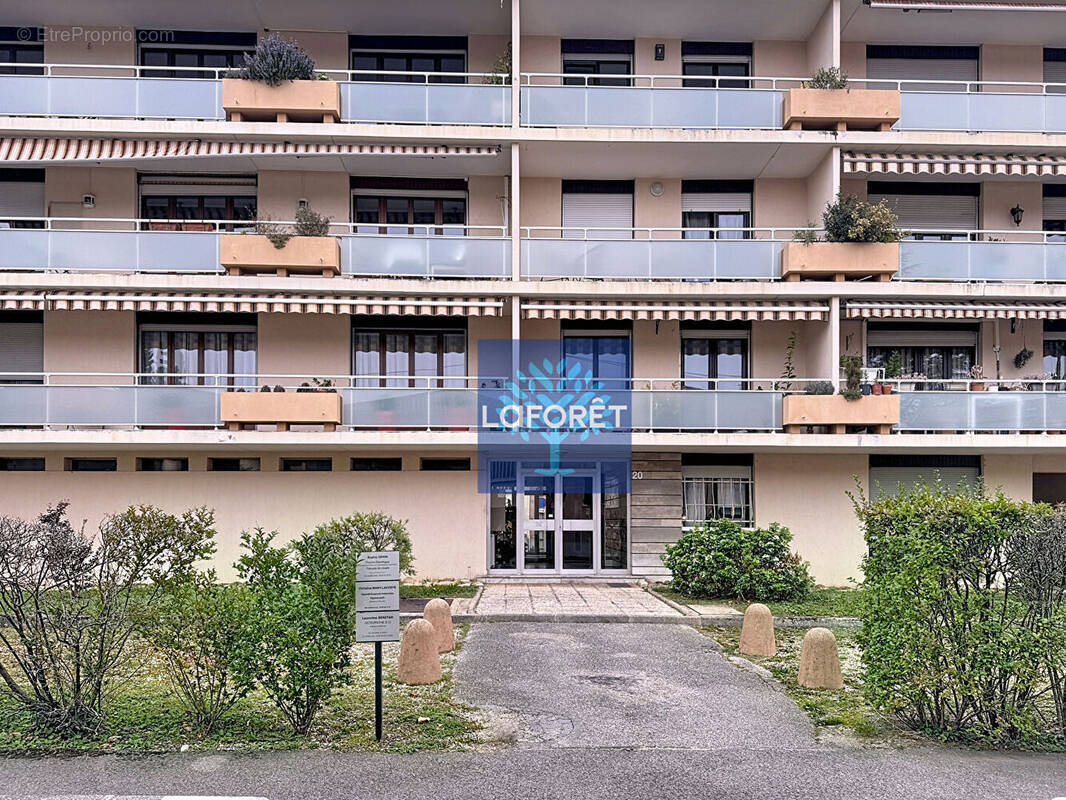 Appartement à SAINT-GENIS-LAVAL