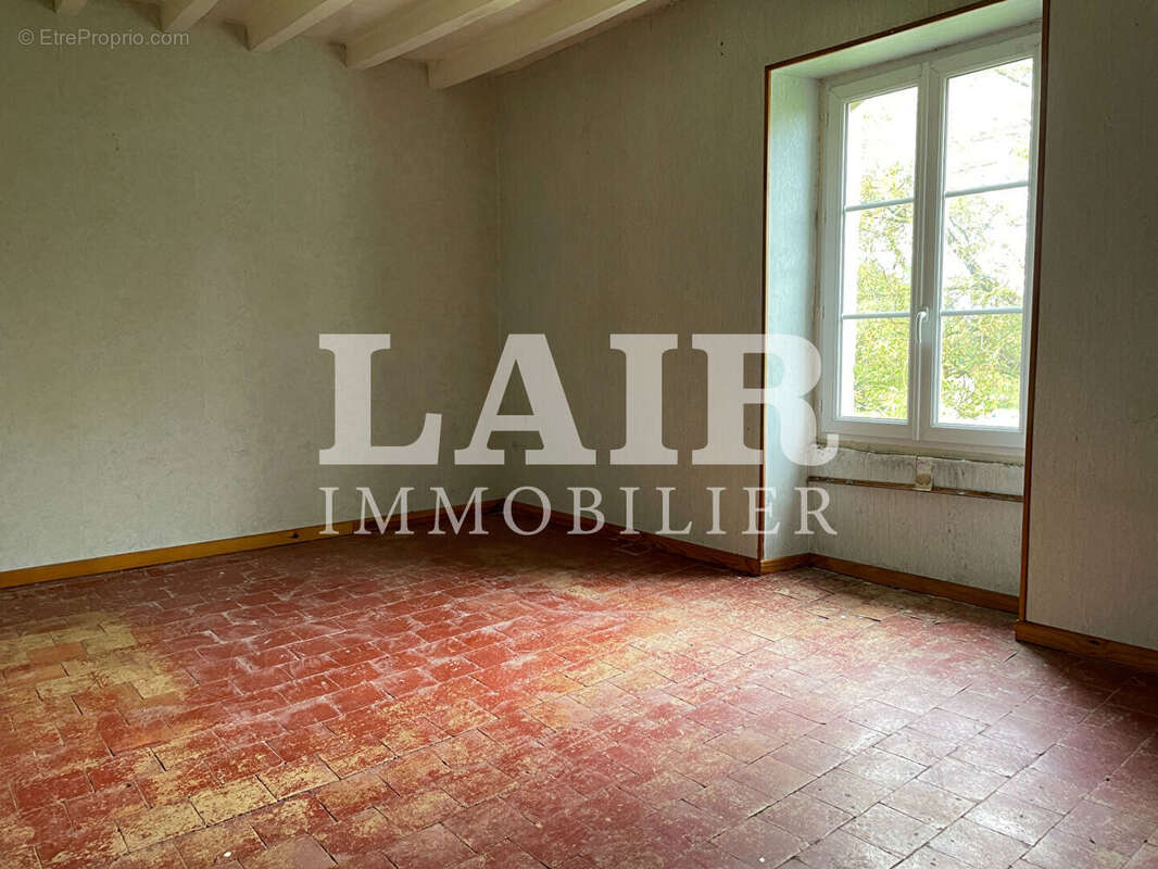 Maison à SAINT-JOUIN-DE-BLAVOU