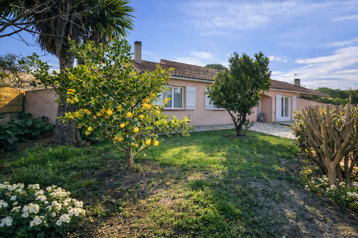 Maison à SAINT-CYPRIEN