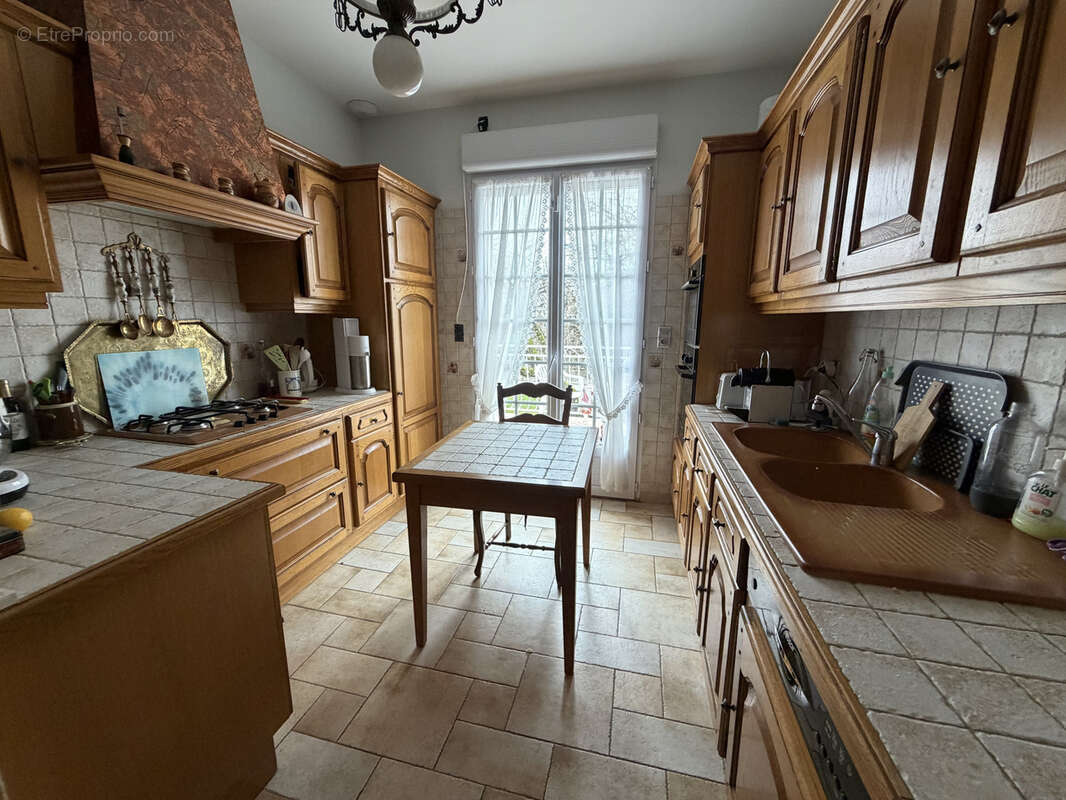 Maison à SAINT-JULIEN-LES-VILLAS