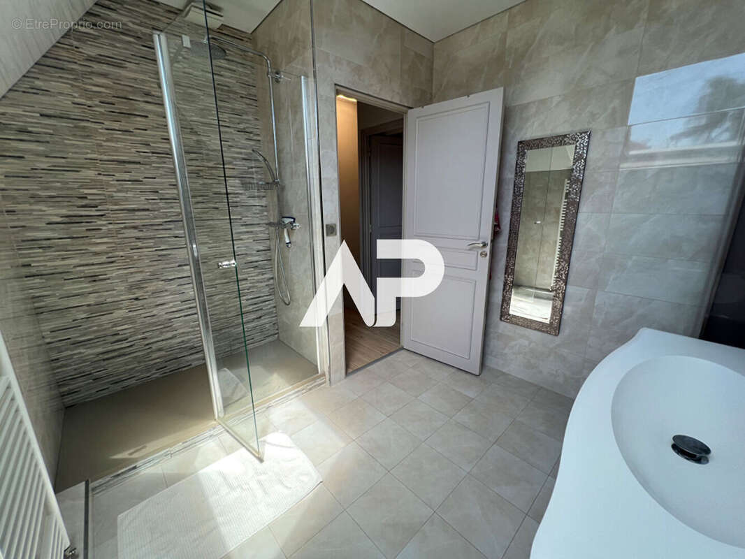 Maison à MONTMORENCY