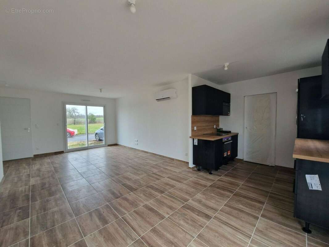 Maison 80 m² à Chenevieres  - photo 2