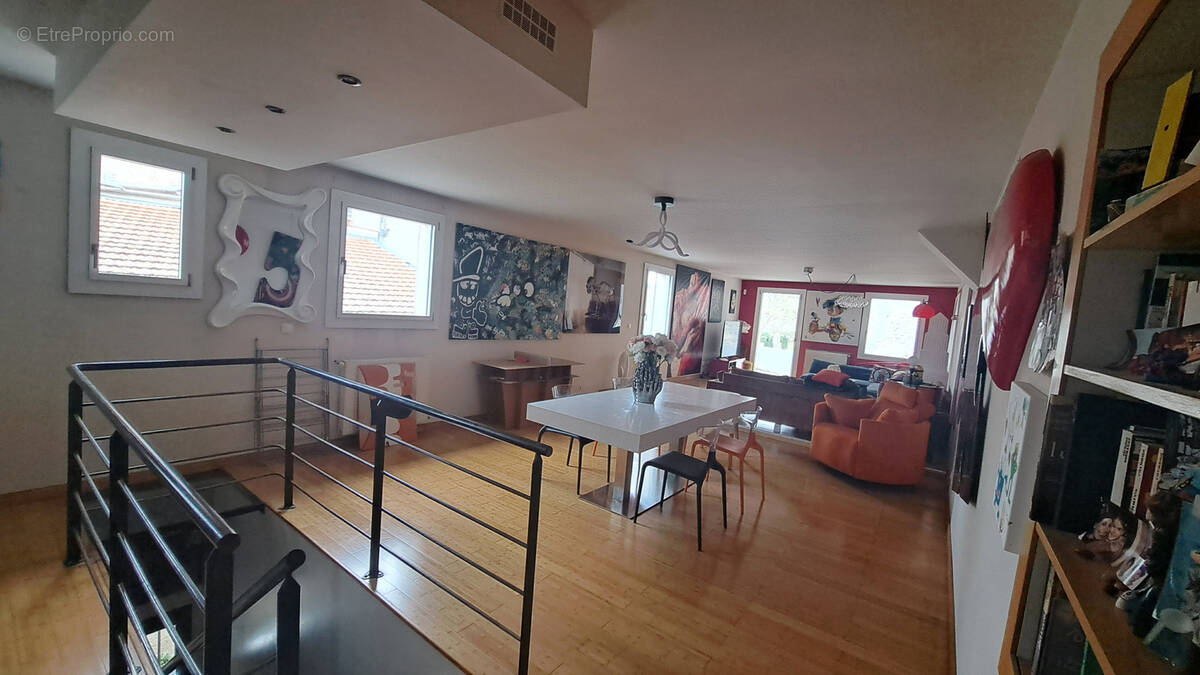 Appartement à BOURG-DE-PEAGE