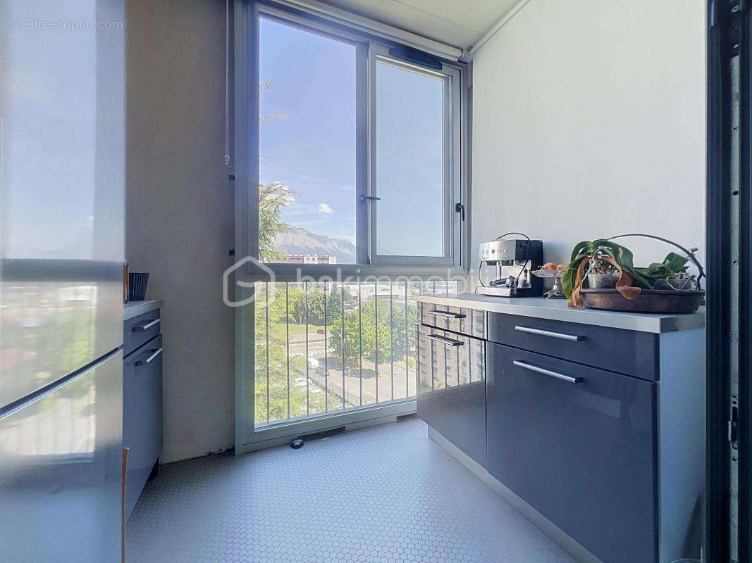 Appartement à SAINT-MARTIN-D'HERES