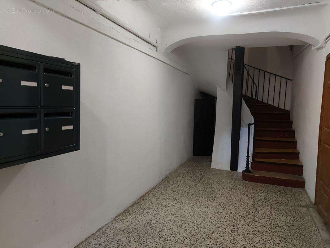 Appartement à MARSEILLE-2E