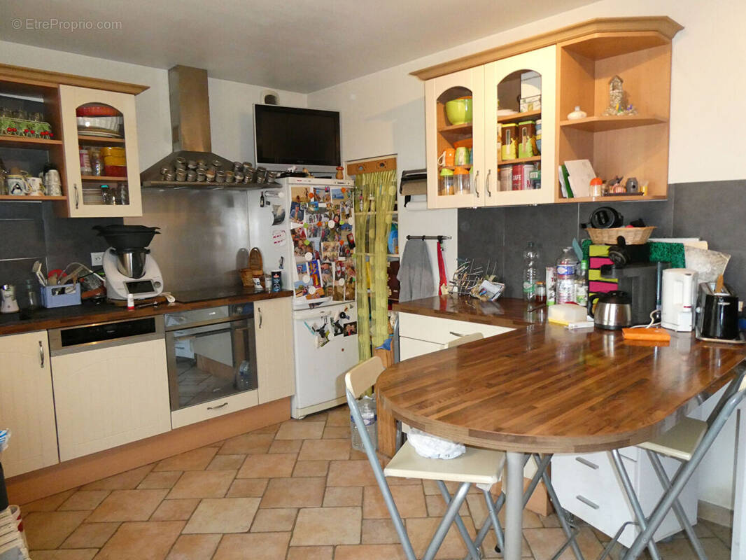 Maison à AMBRIERES-LES-VALLEES