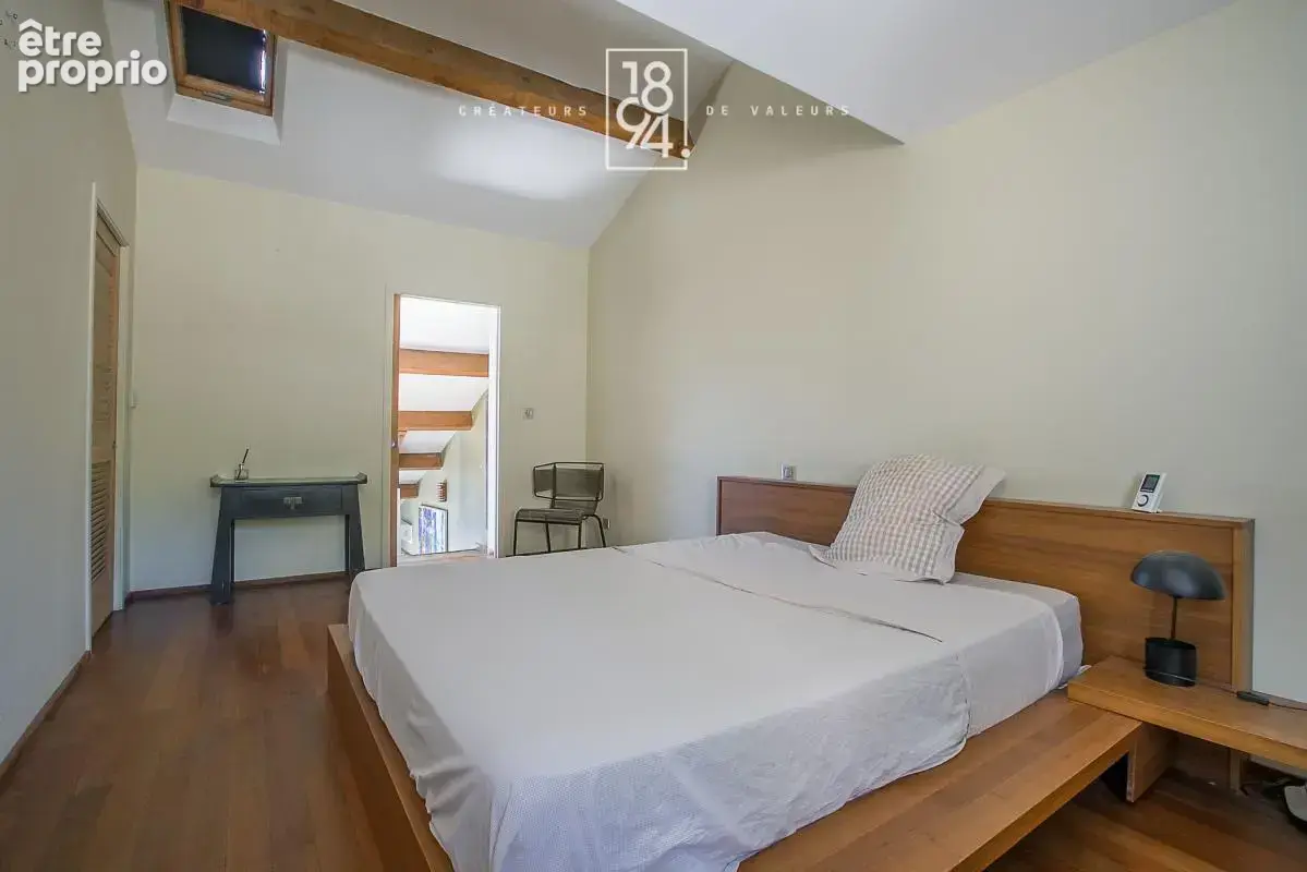 Vue mer – Maison de type 6 de 194 m² sur 1 250 m² de terrain avec piscine, studio indépendant et double garage - photo 13