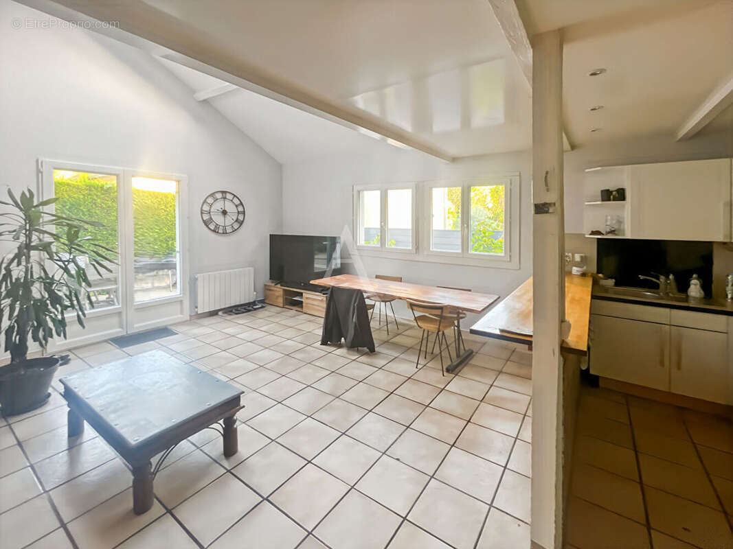 Maison à VAUX-SUR-SEINE