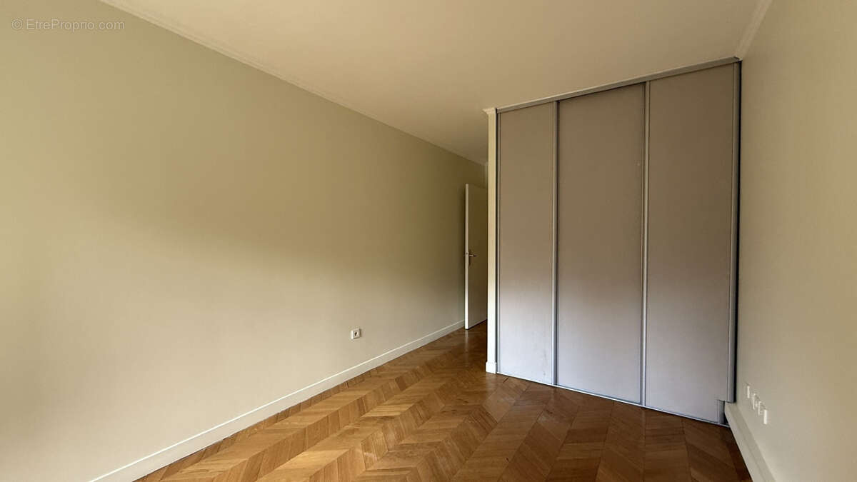 Appartement à LEVALLOIS-PERRET