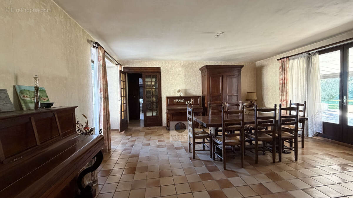 Maison à CHATEAUNEUF-SUR-ISERE