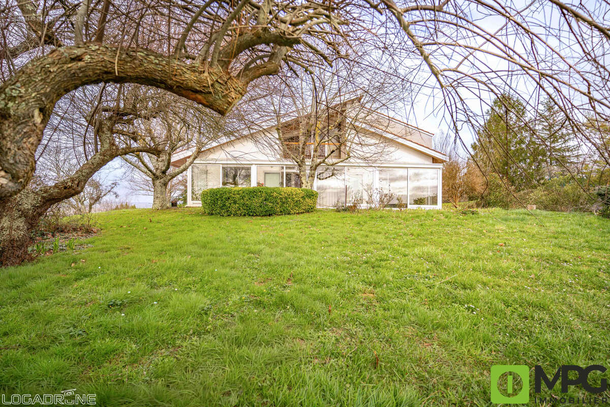 Maison à SAINTE-LIVRADE-SUR-LOT