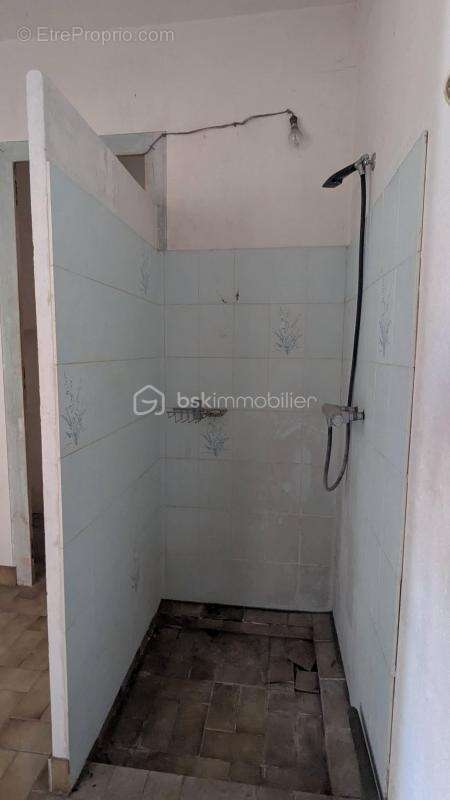 Commerce à PONT-L&#039;ABBE-D&#039;ARNOULT