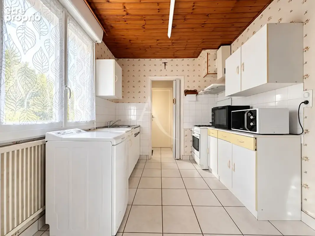 L'Aiguillon-sur-Vie - Maison de 4 chambres  - Véranda et Garage - photo 2