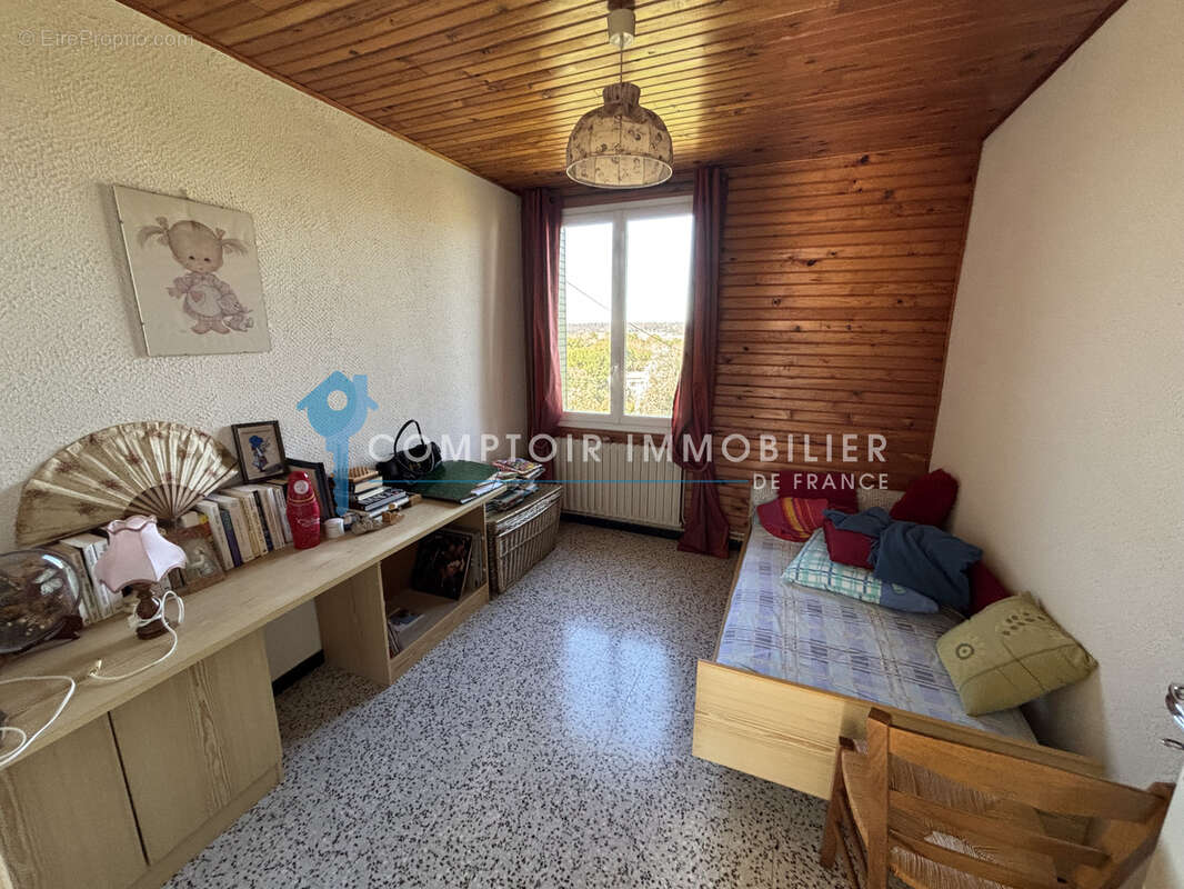 PERIPHERIE UZES : Maison P8 sur beau terrain arboré - photo 10