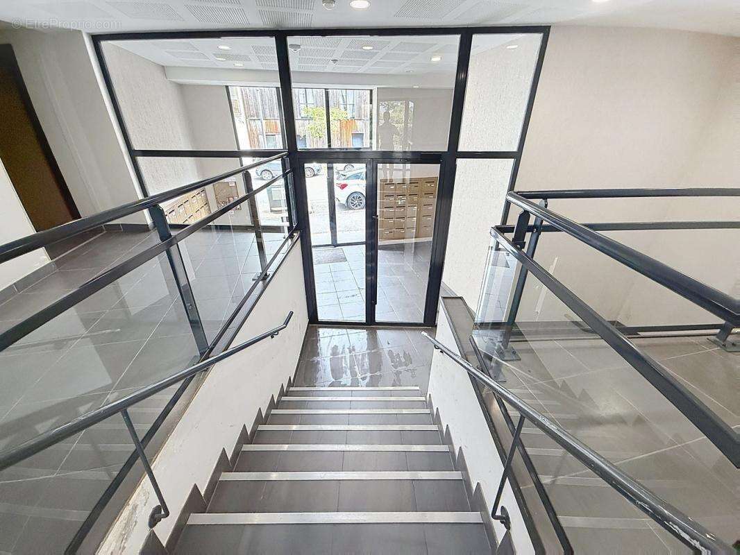 3 pièces de 60,5m² dans immeuble récent avec balcon et parking - photo 10