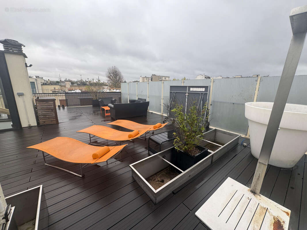 Appartement à NEUILLY-SUR-SEINE