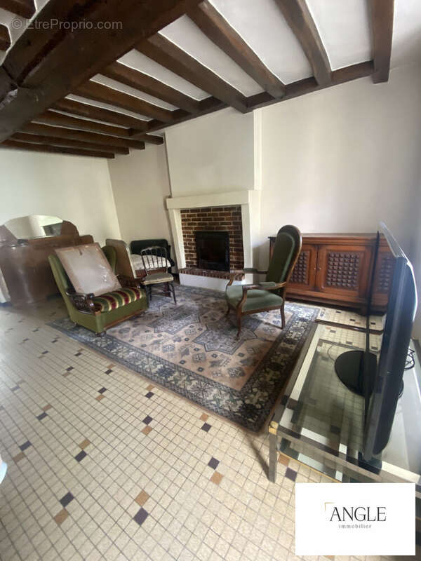 Maison à AILLIERES-BEAUVOIR