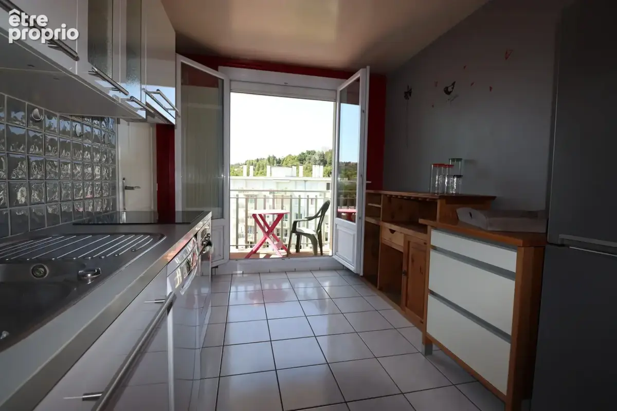 Quartier Bellevue appartement T3 traversant de 64 m², 2 balcons, parking et cave - photo 2