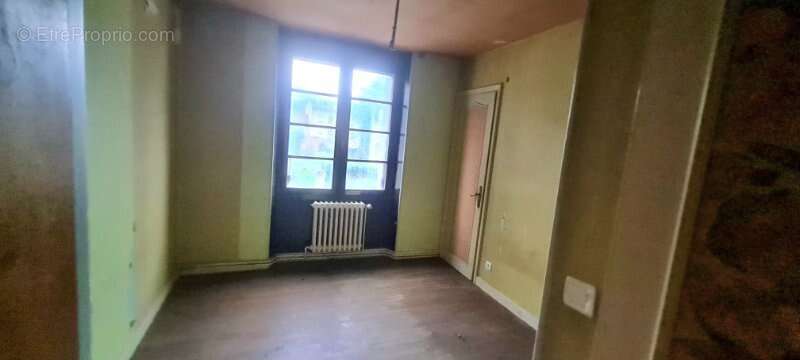 A rénové !! maison mitoyenne avec local commercial 154m² - photo 7
