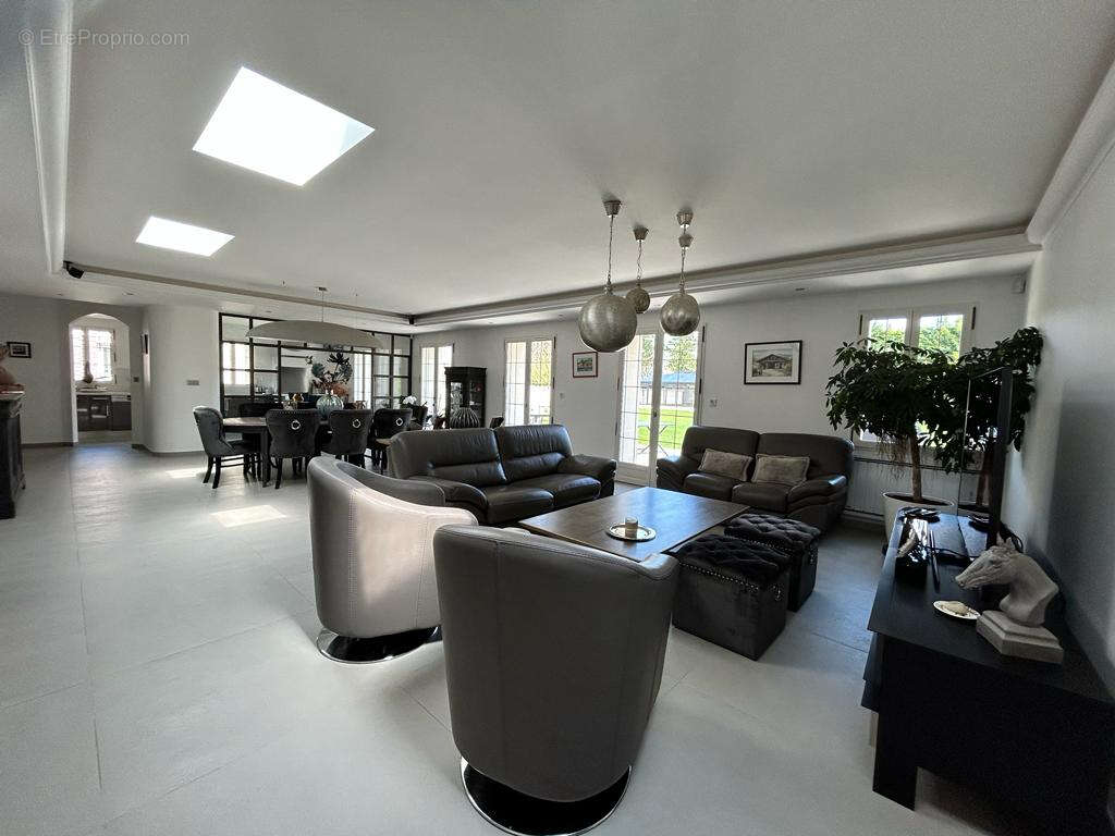 Demeure de prestige Chantilly 400 m2 env. - photo 8