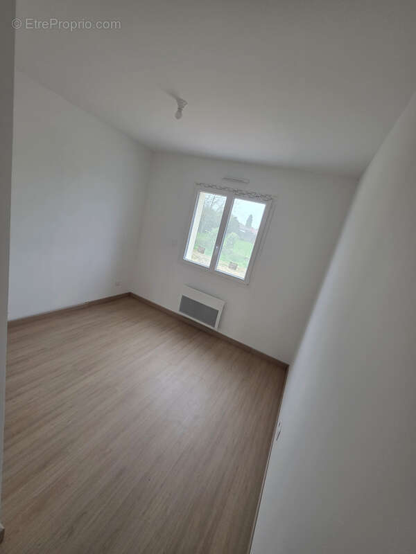 Maison à CHENEVIERES