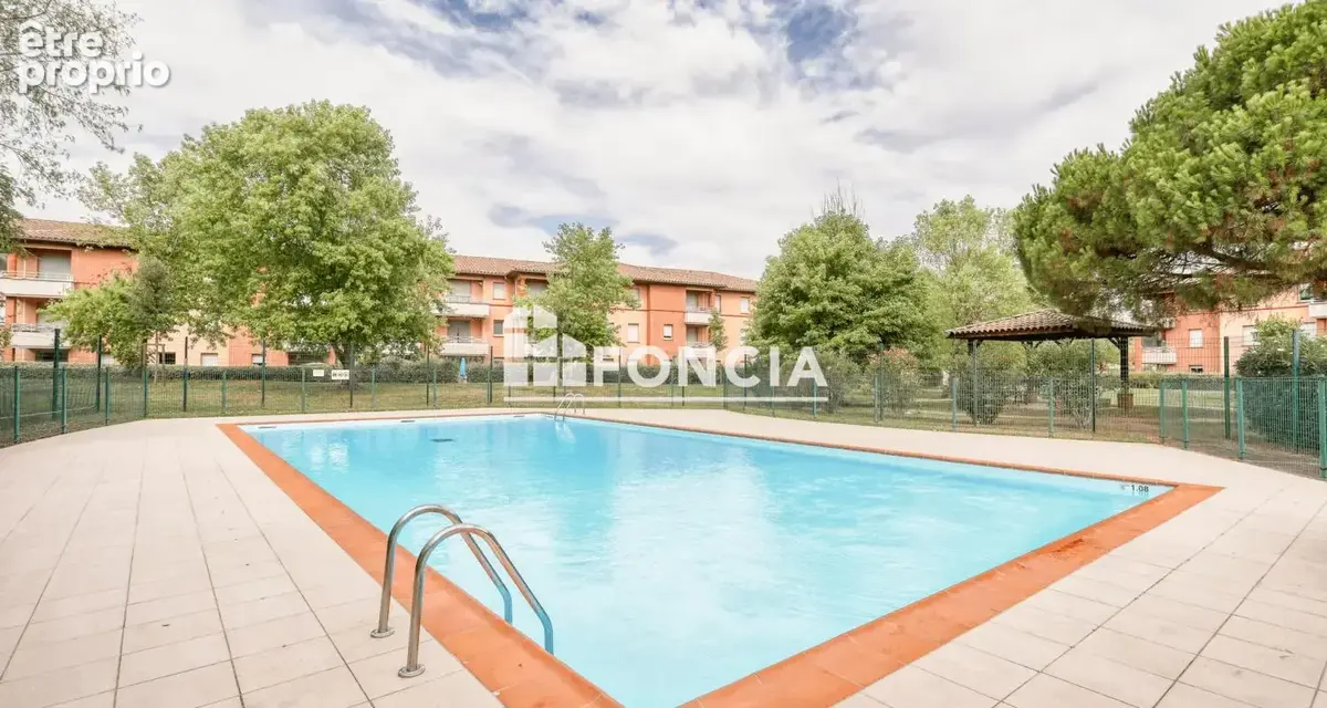 TOULOUSE LES VITARELLES : Bel appartement avec piscine et tennis en dernier étage - photo 2