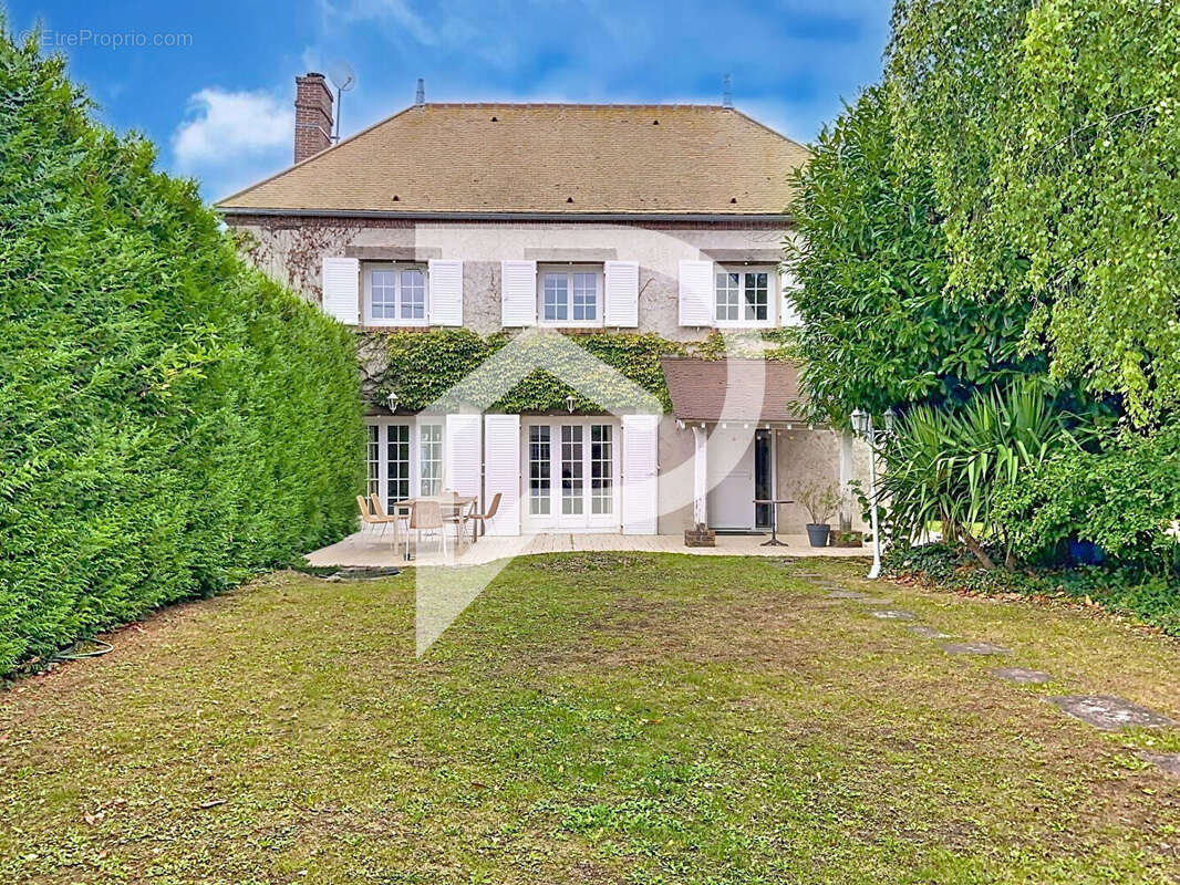 Maison à MEZIERES-EN-DROUAIS