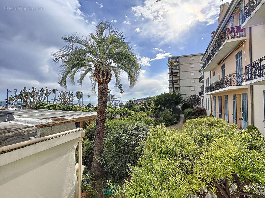 Appartement à VALLAURIS