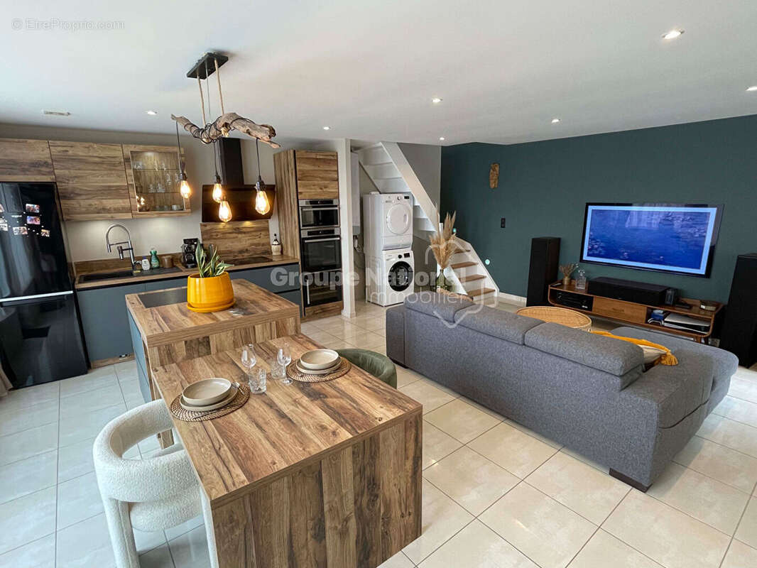 Maison à VILLENEUVE-LES-SABLONS