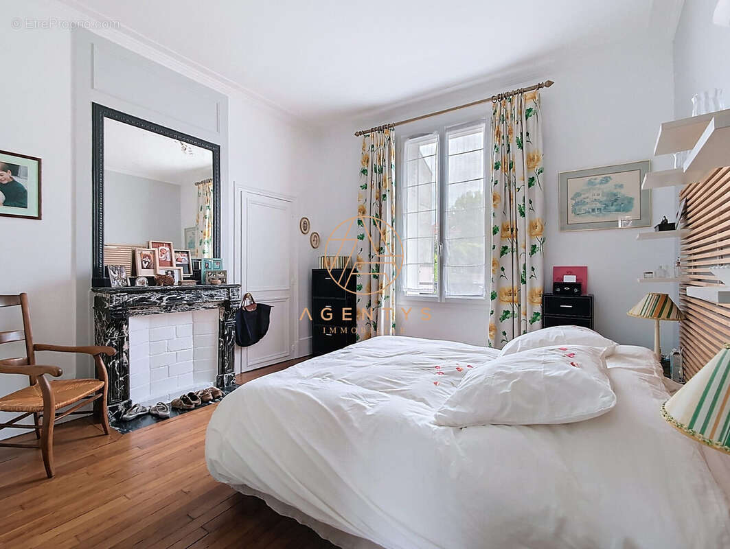 Maison à SAINT-MAUR-DES-FOSSES