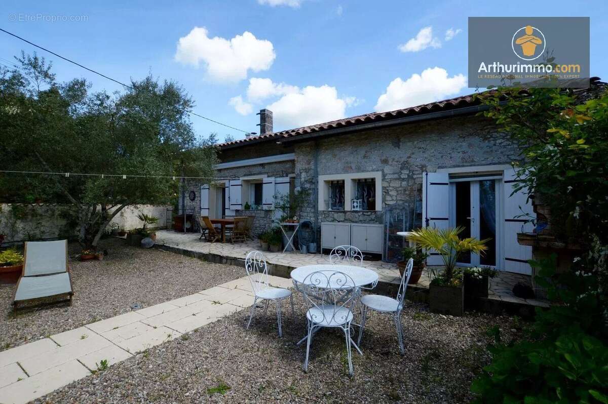 Maison à DURAS