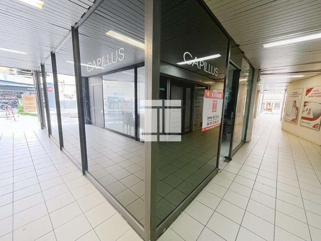 Bastia centre ville - murs commerciaux de 80m² - photo 3