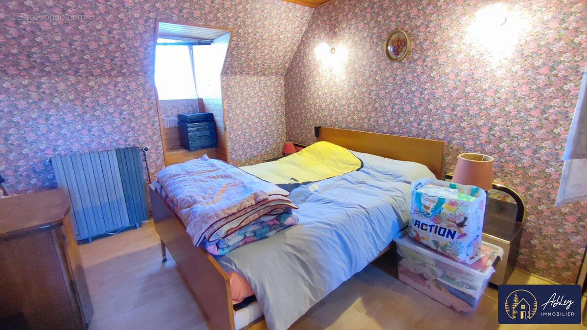 Maison 7 pièces SAINT PIERRE-CANTAL - Maison à SAINT-PIERRE