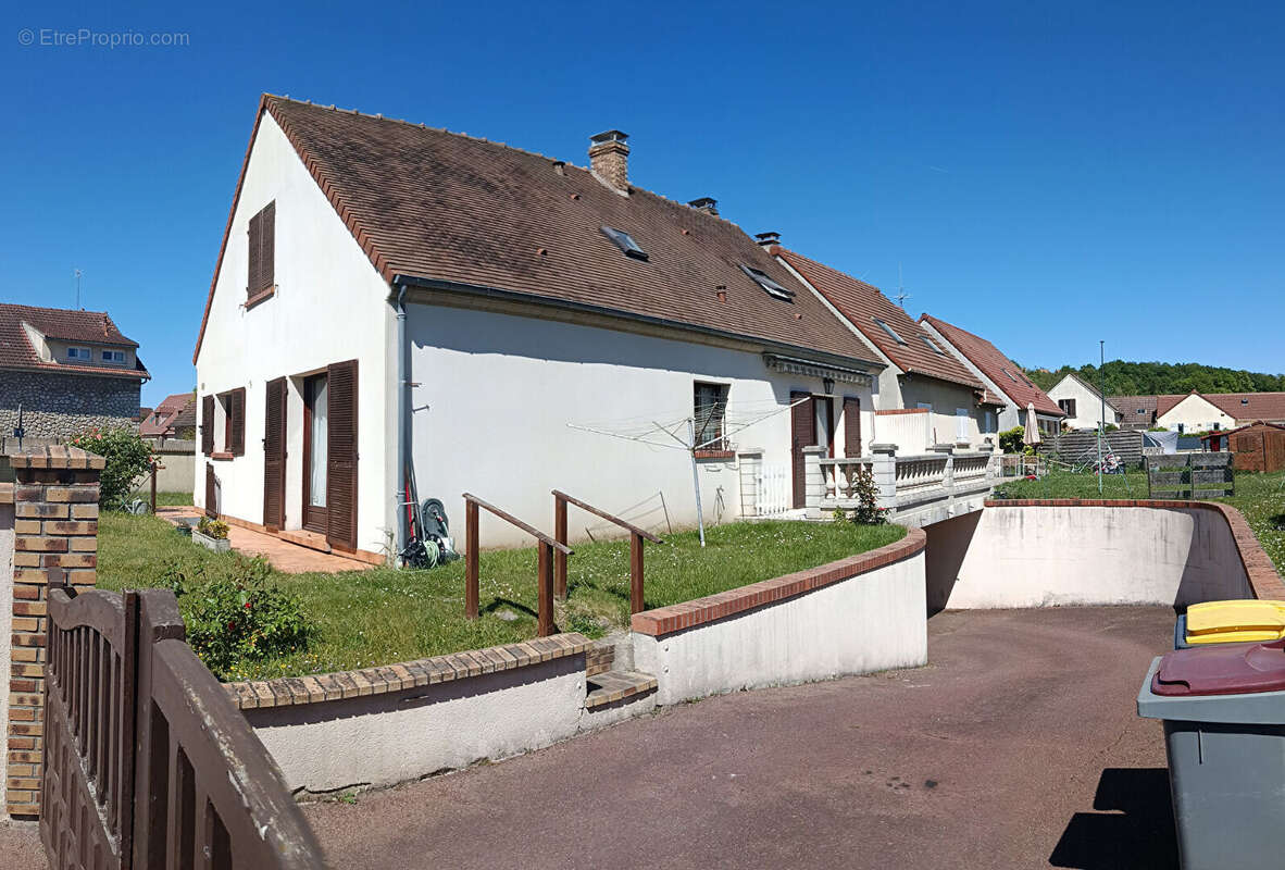 Maison à ETAMPES