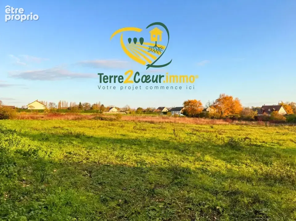 Photo Terrain à Saint-Germain-Du-Puy au prix de 44 000€