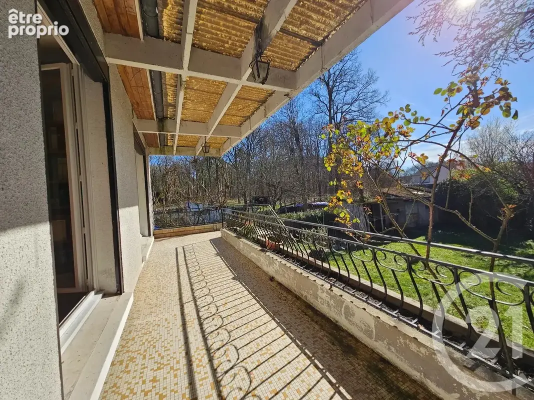 Maison 9 pièces 191 m² à vendre à La Ferte-Saint-Aubin (45240) - photo 9