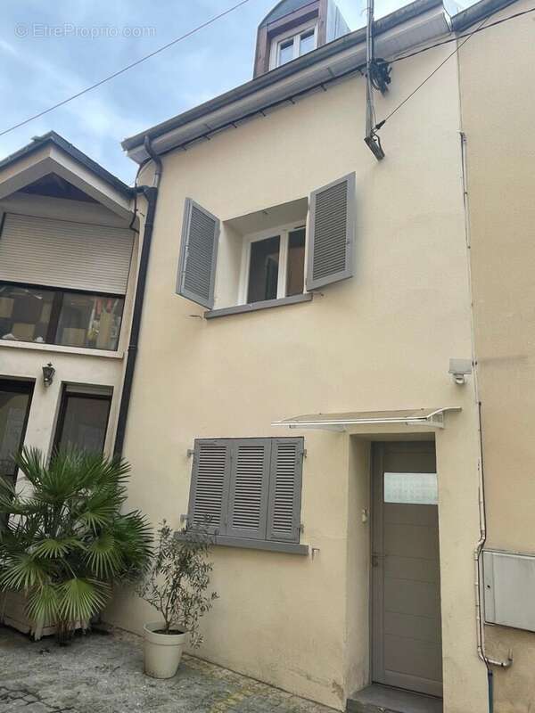 Appartement à VERRIERES-LE-BUISSON