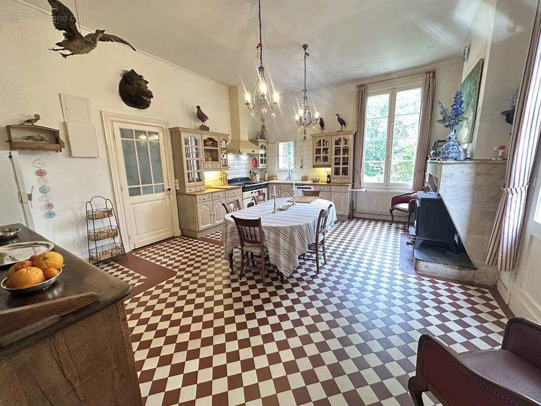 Maison à COUTRAS