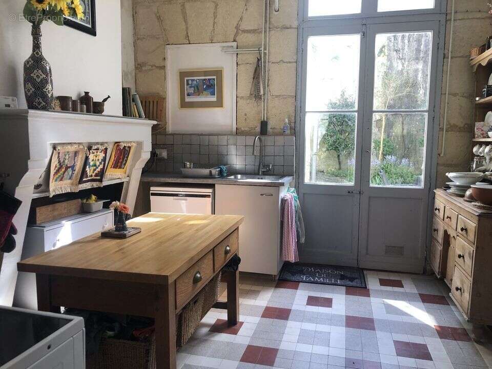 MAISON VILLE PAUILLAC EN PIERRE T4 COUR INTERIEURE - Maison à PAUILLAC