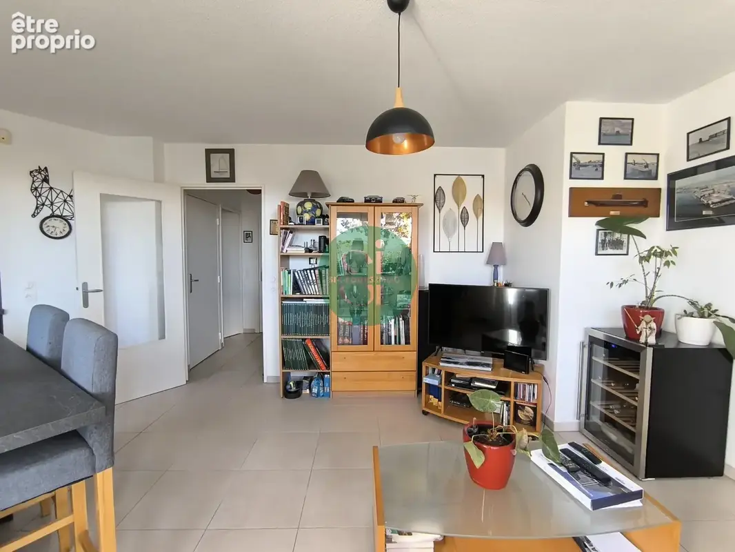 Six fours - appartement t3 60m2 avec terrasse et parking - photo 6