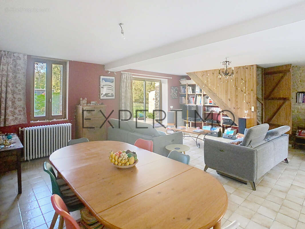 Maison à MONTS-EN-BESSIN