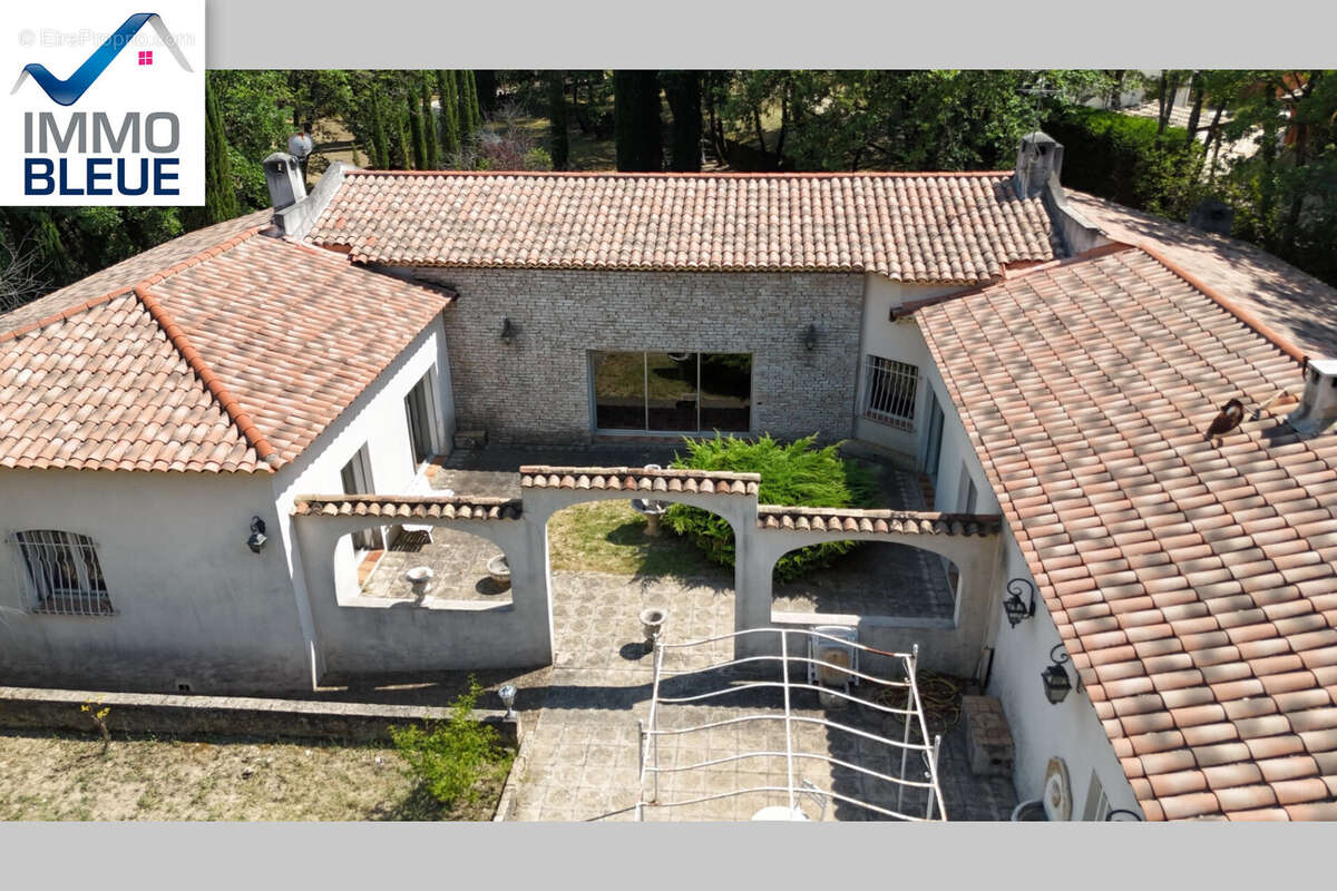 Maison 252 m² à Peynier  - photo 4