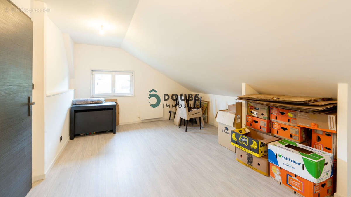 Maison à GUYANS-VENNES