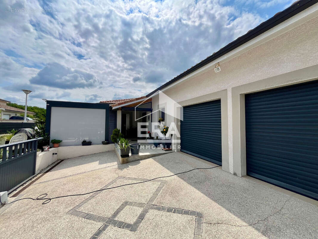 Maison à SAINT-PIERRE-DU-MONT