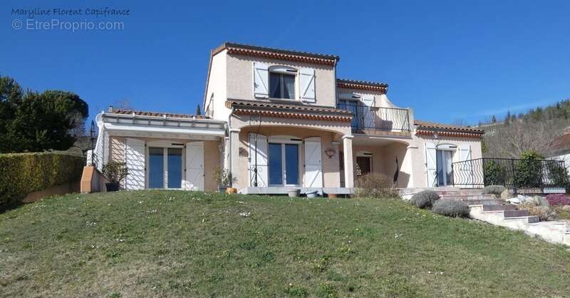 Maison à LA ROCHE-BLANCHE