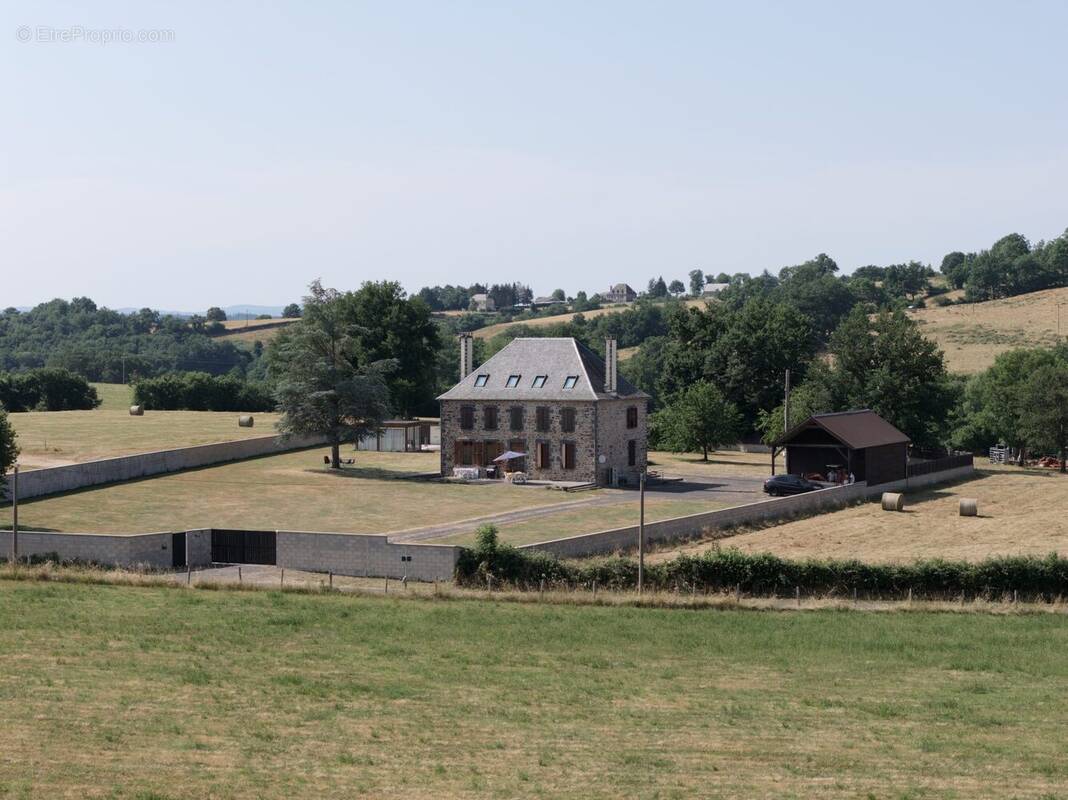 Maison 302 m² à Chalvignac  - photo 4