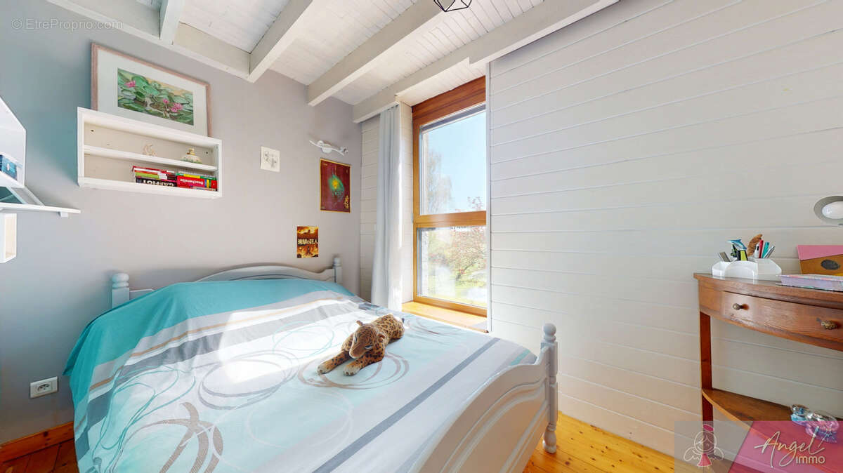 Maison en pierre de caractère 245 m2 5 chambres beaux volumes DPE C - photo 10