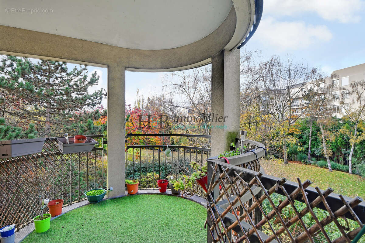 3 pièces   74 m2 avec 8 m2de balcon - exposé Sud-Ouest donnant sur le Parc de l’Alsacienne - photo 4