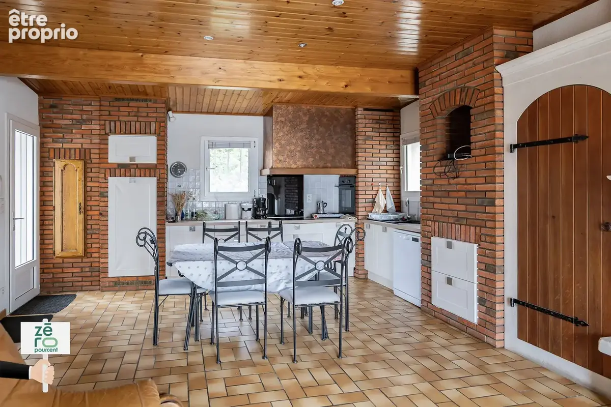 Maison d’exception avec piscine, dépendances et fort potentiel professionnel   Baisse de prix récente - photo 4