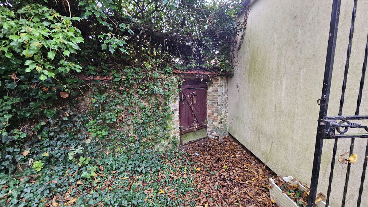 Maison à PRUNAY-LE-GILLON